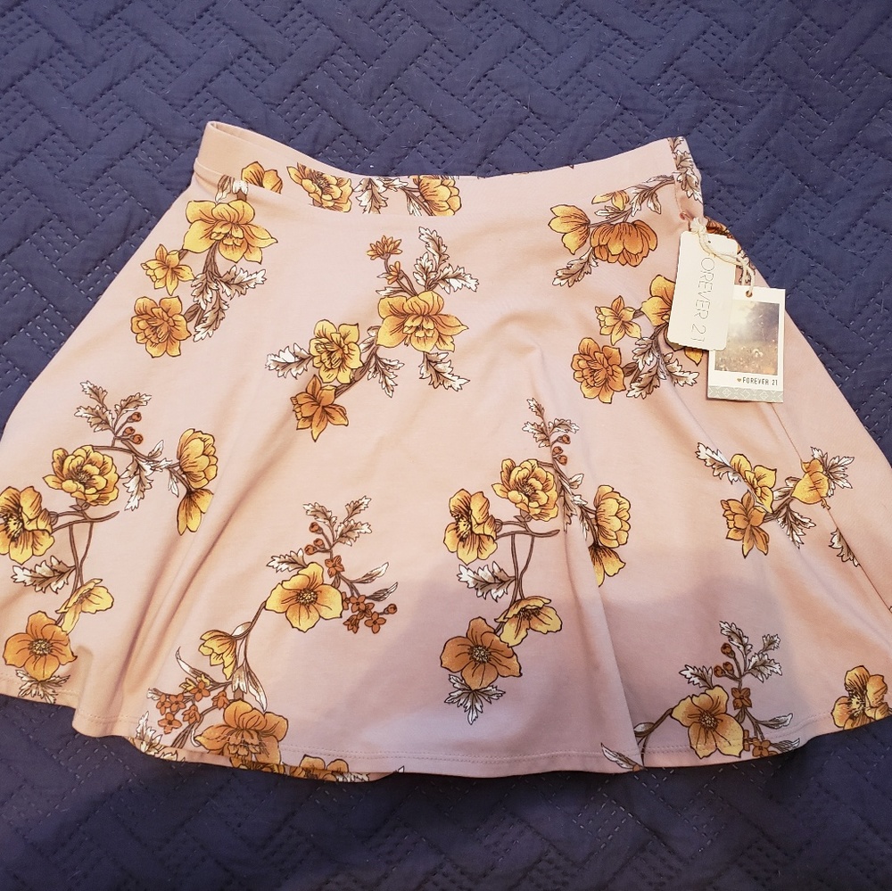 FOREVER21 mini skirt floral NWT
